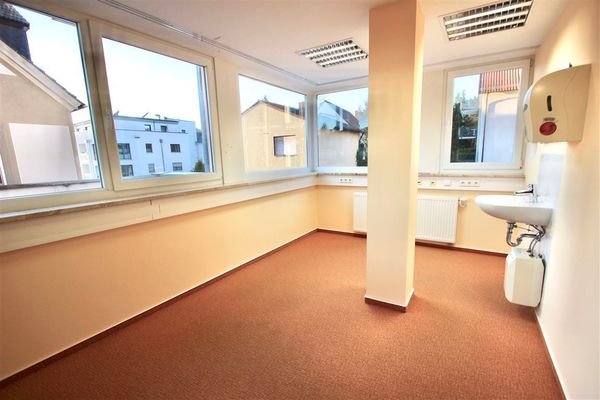 Behandlung/Büro