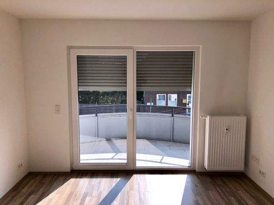 Elektrische Rollade und Balkon