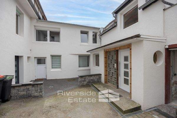 Hinterhaus und Eingang zur Einliegerwohnung