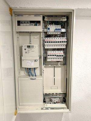 Sicherungskasten vorne