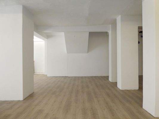 Mittlere Ladenfläche