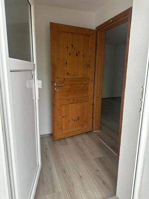 Flur + Wohnungseingang 