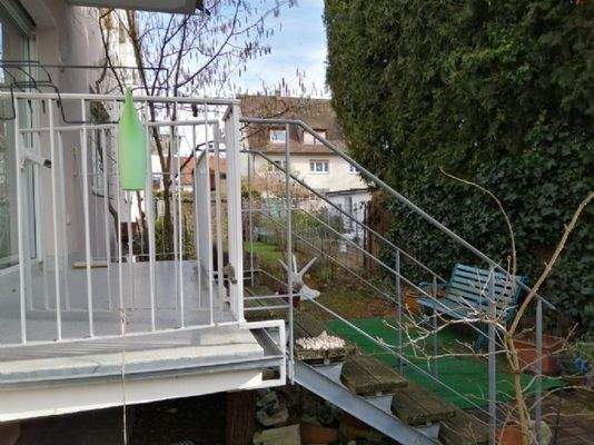 Balkon mit direktem Zugang in den Garten
