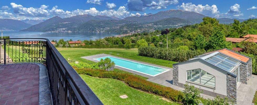 Panoramablick vom Balkon