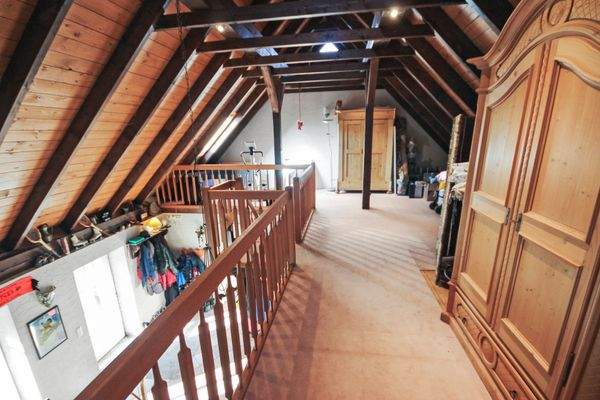 402 Nebengebäude-Galerie oben.jpg