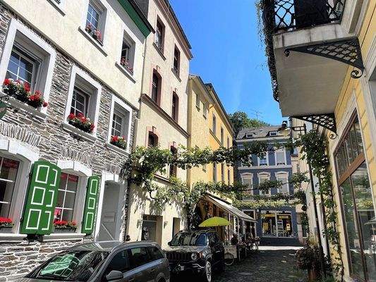 in dieser Staße finden Sie weitere stilvolle Häuser