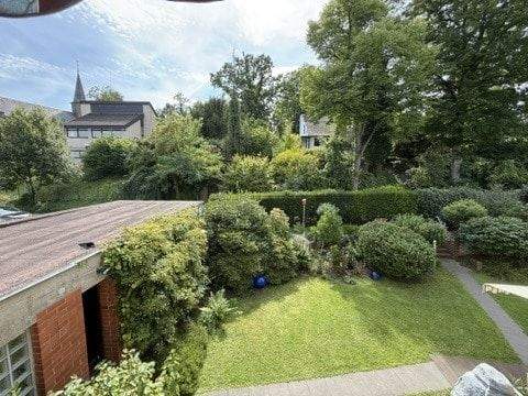 Blick in Nachbar`s Garten