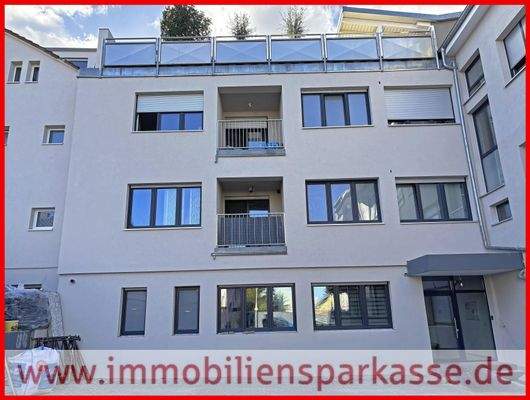 Eingangsseite mit Stellplatz