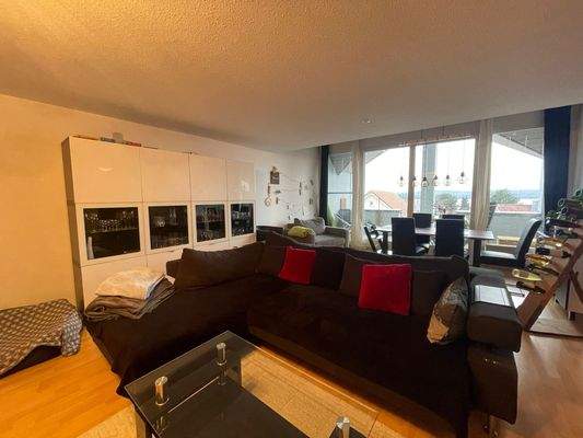 Blick in den offenen Wohnbereich.jpeg