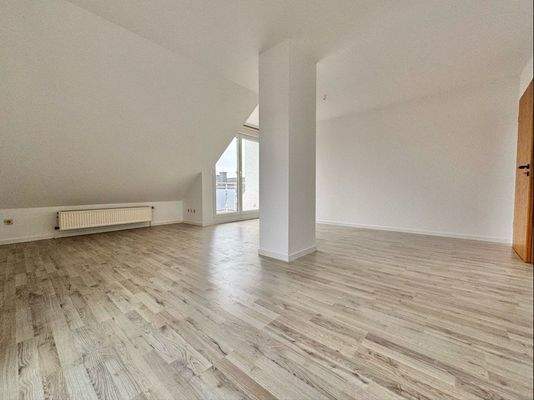 ...mit Essbereich...