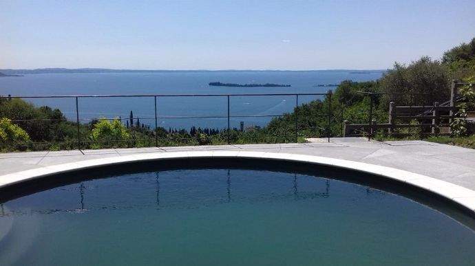 6988pi_43_Villa_Rustiko_Anwesen_Immobilienkauf_Gar