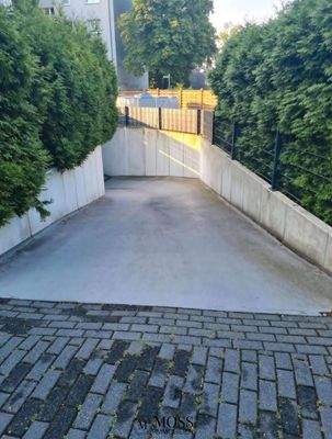 Tiefgaragenzufahrt