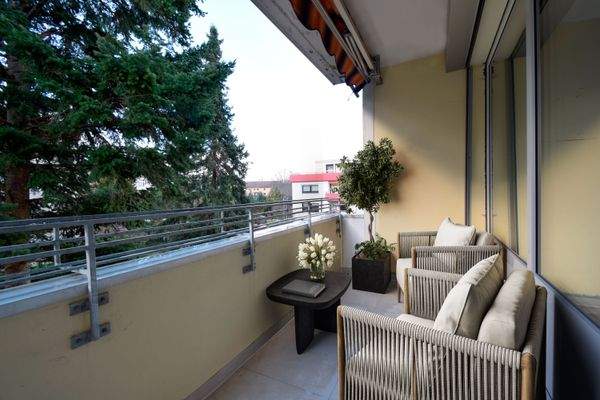 Balkon mit Blick ins Grüne