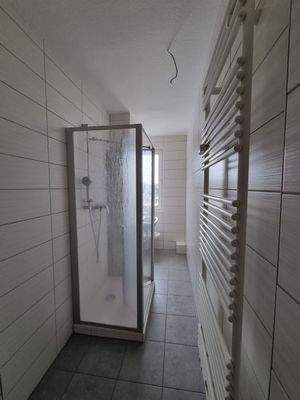 Muster - Badezimmer mit Dusche