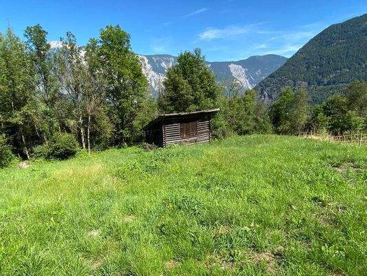 Landwitschaftliche Grundfläche mit Feldstadel