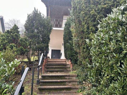 Treppen zum Hauseingang