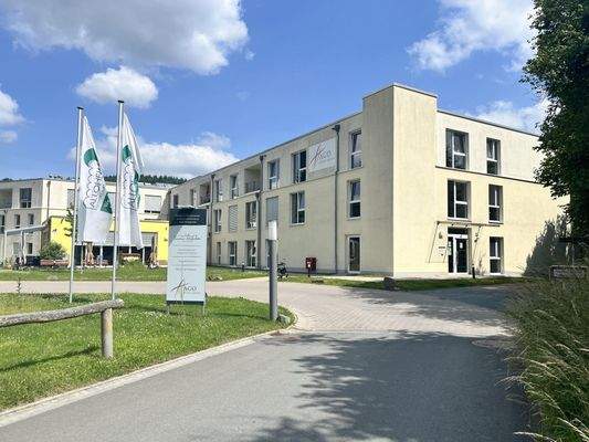 Lebensqualität im Grünen: Seniorenresidenz in einer traumhaften Naturlandschaft