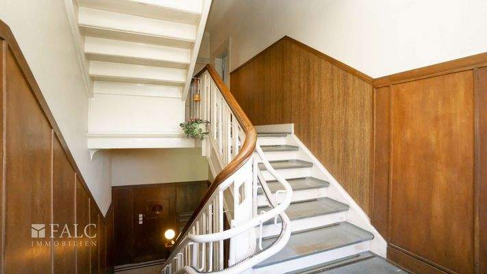 Treppenhaus zum Obergeschoss