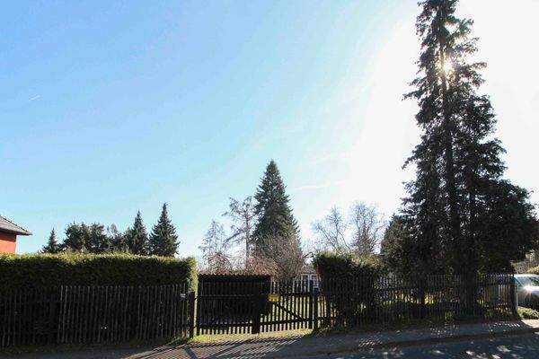 Einfahrt Grundstück