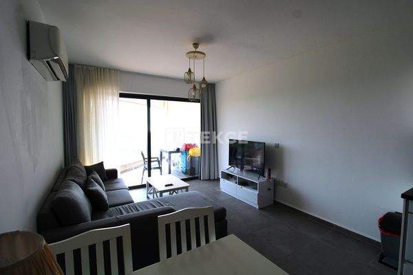 Apartment in a Complex Close to the Sea in Gaziveren Lefke