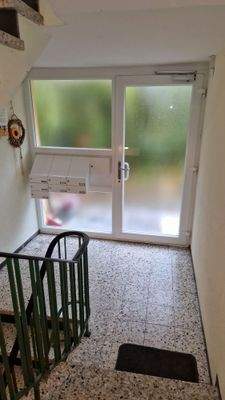 Haupteingangsbereich / Treppenhaus 