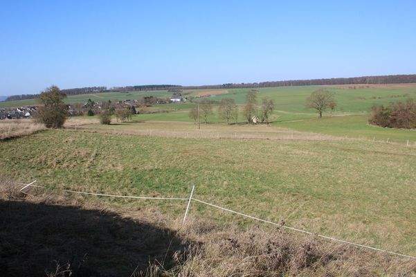 Mit riesigem Grundstück