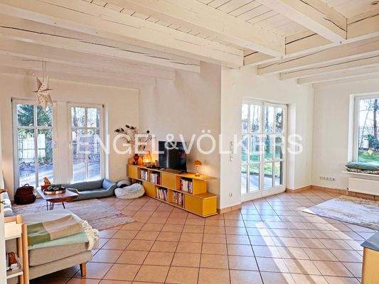 Lichtdurchfluteter Wohnbereich