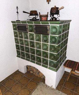 UG_Partyraum_Kachelofen