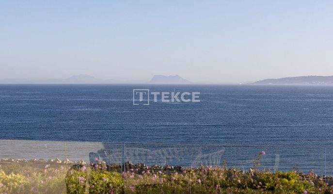 Luxury Properties in Prestigious Beachfront Project in Estepona