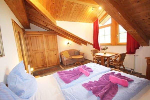 Kuschelige Wohnung in fast Alleinlage – Bergblick & Naturidylle