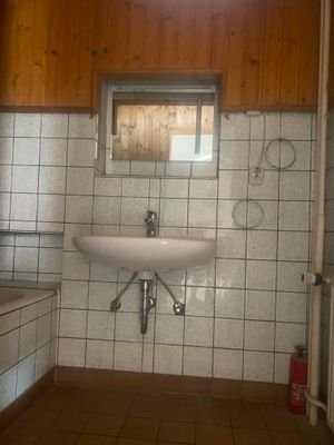 Bad EG; Waschbecken