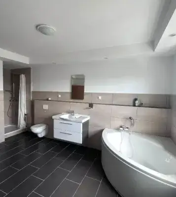 3-Zimmer-Wohnung Bad.webp