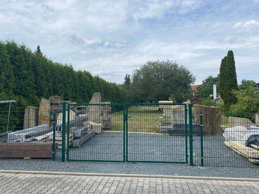 Zufahrt Freifläche.jpg