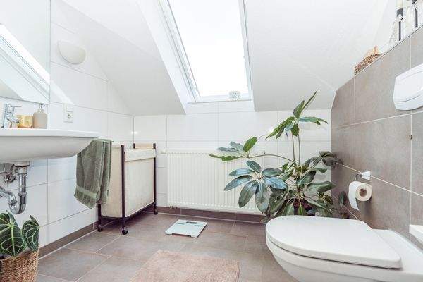 Bad im Dachgeschoss