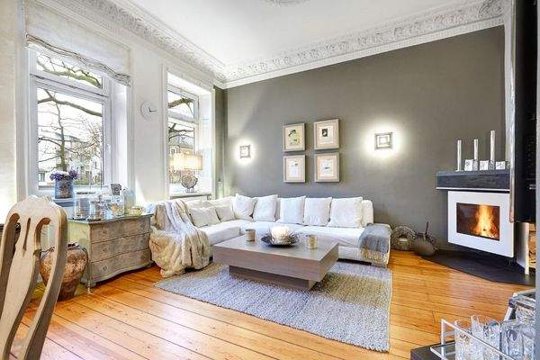 Wohnzimmer mit Kamin