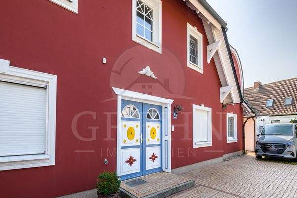 Hauseingang mit Stellplatz.jpg