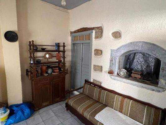 Kreta, Kritsa: Großes Gebäude im Dorfzentrum, ideal für gewerbliche und Wohnnutzung