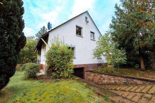 Garten - Seitansicht Haus.jpg