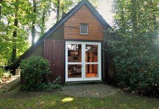 Rückansicht mit Terrasse