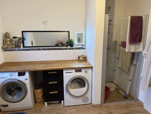 mit begehbarer Dusche!