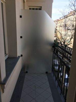 Balkon Straßenseite