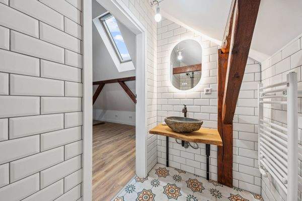 Bad mit Dusche im 2. Obergeschoss