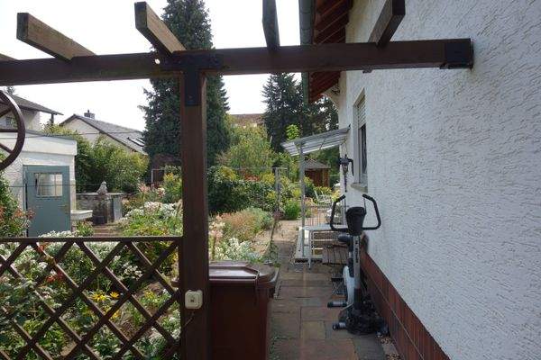 03_Kellerabgang, Garagentür.JPG