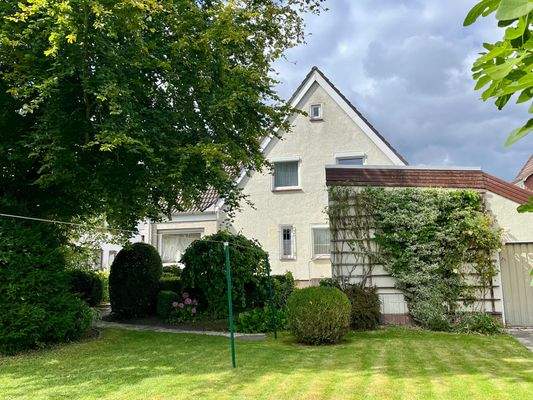Hausansicht aus dem Garten