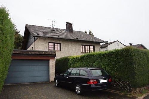 Freistehendes Mehrfamilienhaus mit 4 Wohneinheiten in ruhiger Anliegerstraße in Ruppichteroth