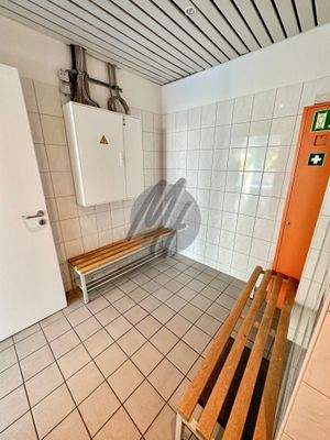 INFOS UNTER: 06171-586000