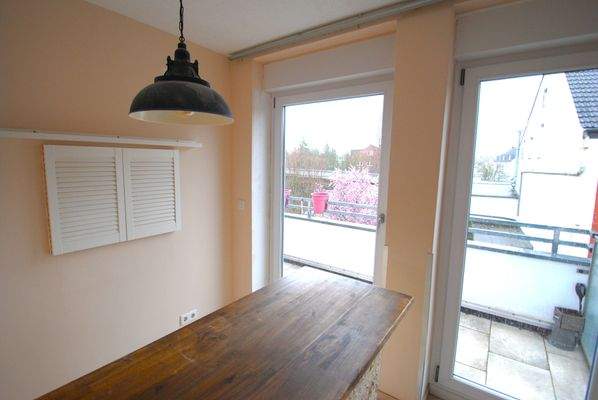 Wohnzimmer mit Theke