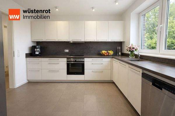 Küche mit viel Tageslicht