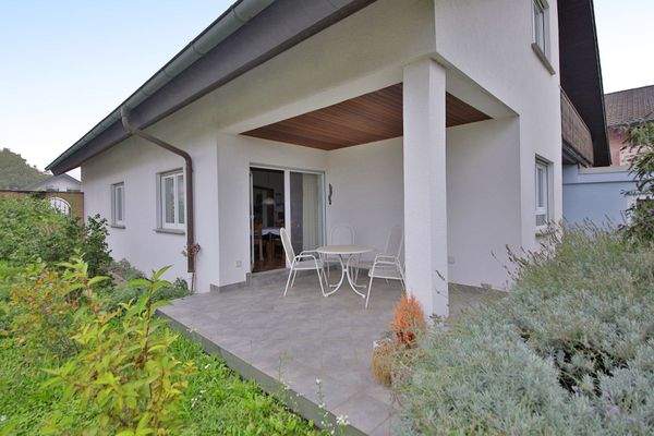 Terrasse Straßenseite