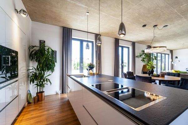 Kücheninsel (3 m x 1,20 m) mit wertiger, robuste Granitplatte (Nero Assoluto Z) (2)